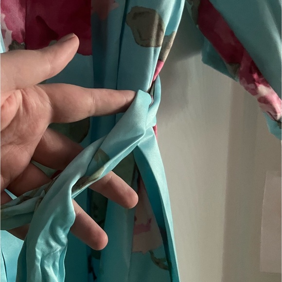 NWT Linea Donatella Silky Aqua and Pink Floral Robe - Picture 2 of 7